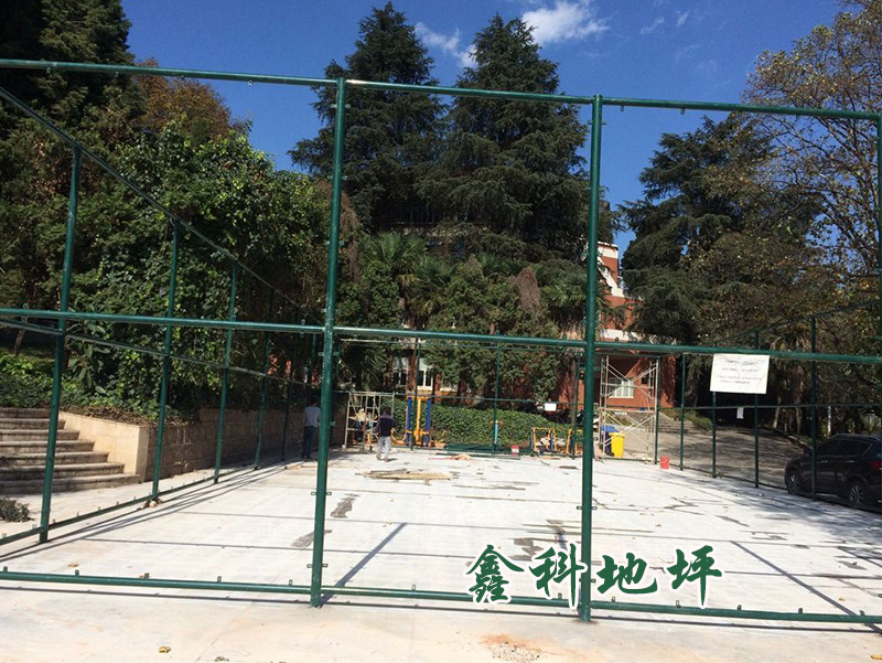 圍網網柱固定